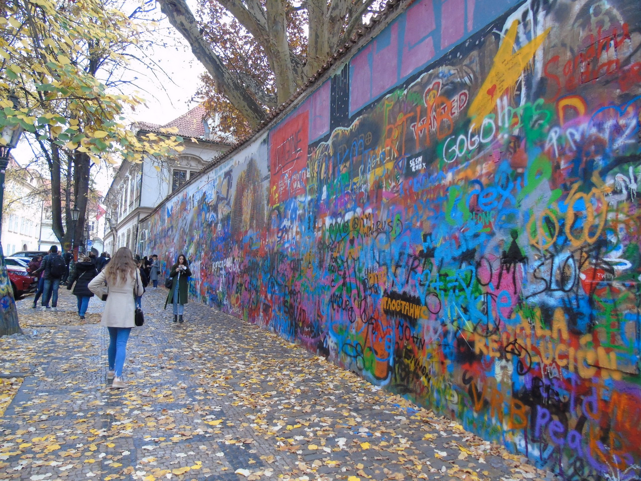 John Lennon-fal (Lennon Wall)